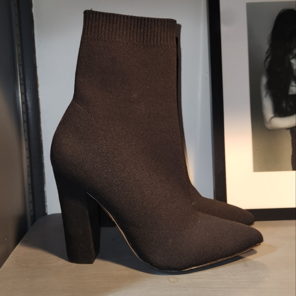 Like New Aldo Stretch Ankle Boots Booties